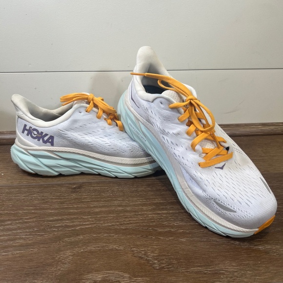 Hoka One Clifton 8 Women's Running Shoes Size 7 WIDE - Picture 1 of 11